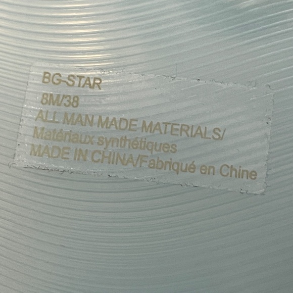 BCBGeneration Silver Thongs NWOT 8 - Picture 4 of 9